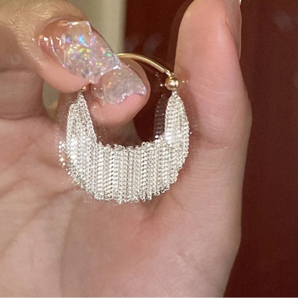 Chic Unique Ring Jewelry Accessory - Picture 2 of 12